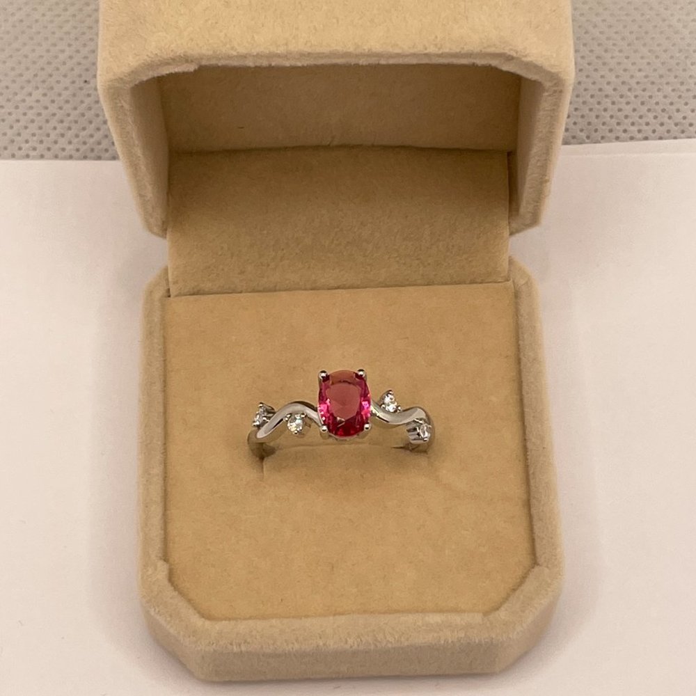 WHITEGOLD RUBY WEDDING RING - Picture 2 of 6